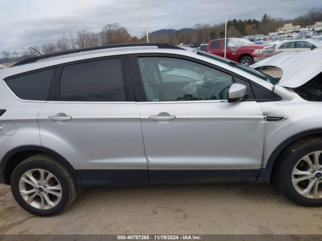 1FMCU0HD1JUB03233 Ford ESCAPE SEL