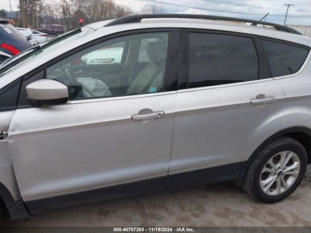 1FMCU0HD1JUB03233 Ford ESCAPE SEL