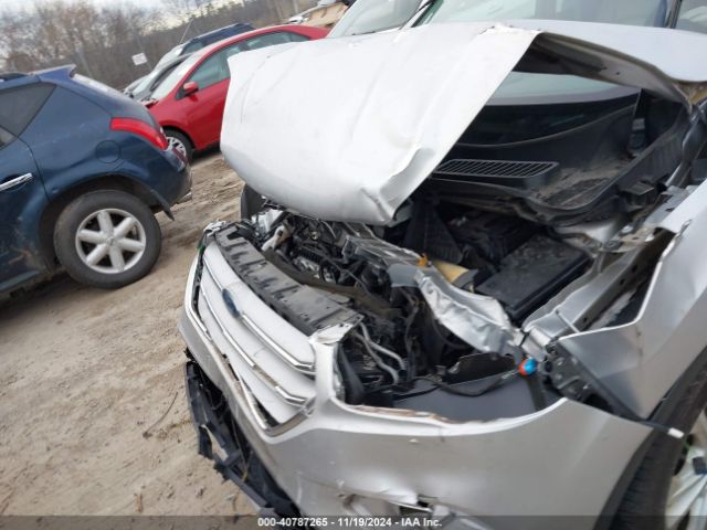 1FMCU0HD1JUB03233 Ford ESCAPE SEL