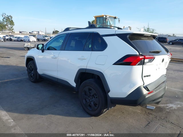 Toyota RAV4 LE 2021 2T3H1RFV6MW138893 Image 3