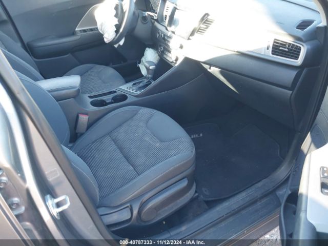 KNDCB3LC3J5203290 KIA NIRO LX