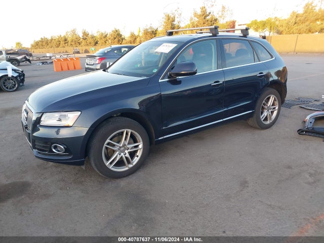 Audi Q5 2.0t Premium 2017 WA1L2AFPXHA001464 Image 2