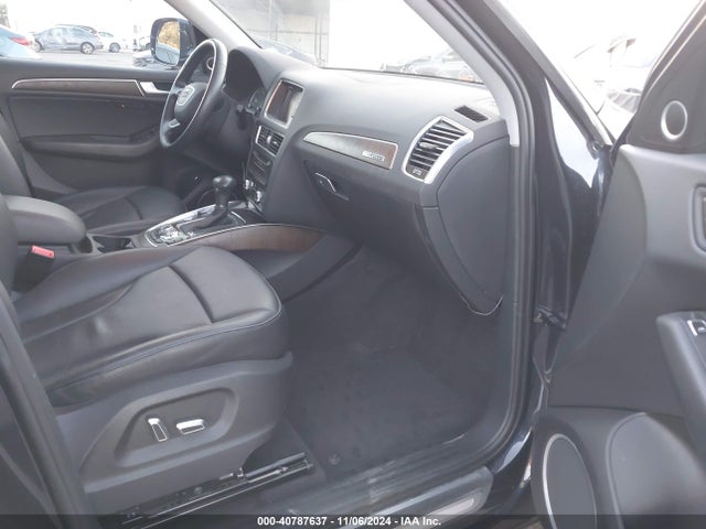 Audi Q5 2.0t Premium 2017 WA1L2AFPXHA001464 Image 5