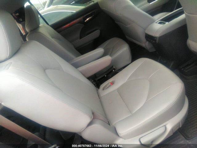 Toyota Highlander Platinum 2020 5TDFZRBH8LS036866 Image 8