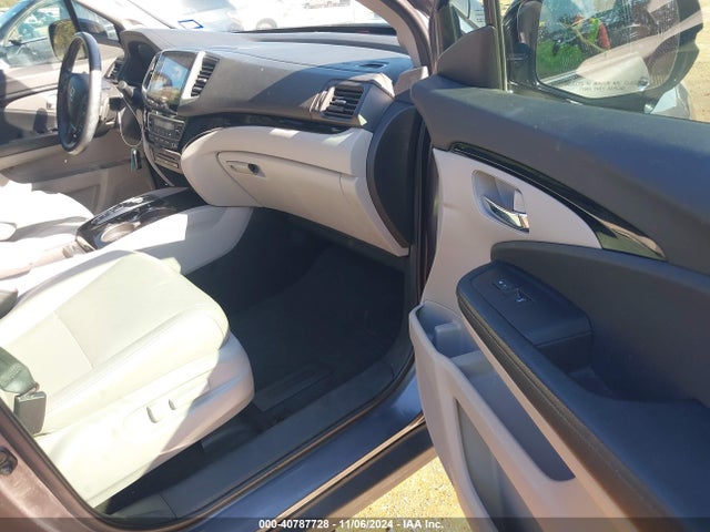 Honda Pilot Touring 2018 5FNYF6H97JB039808 Image 5