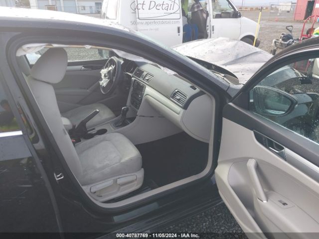 1VWAT7A34GC017578 Volkswagen Passat 1.8t S