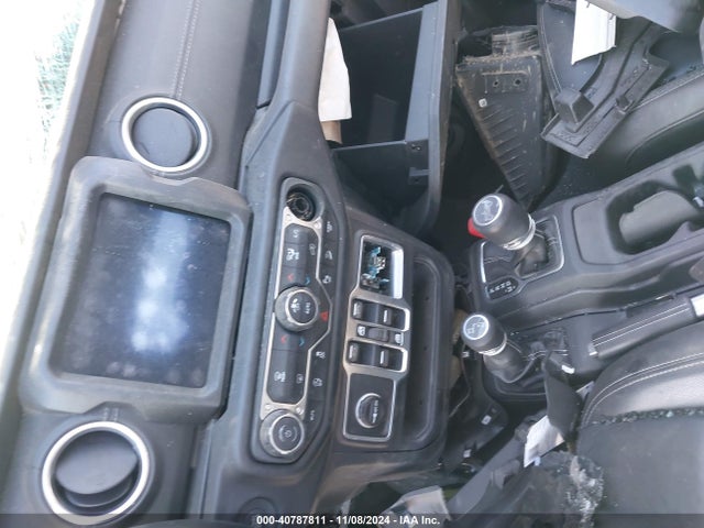 1C4HJXEN4KW526077 Jeep Wrangler Unlimited Sahara 4x4