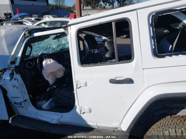 1C4HJXEN4KW526077 Jeep Wrangler Unlimited Sahara 4x4