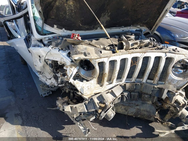 1C4HJXEN4KW526077 Jeep Wrangler Unlimited Sahara 4x4
