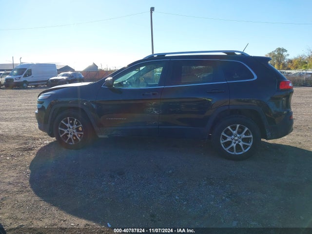 1C4PJLCS8EW232764 Jeep Cherokee Latitude