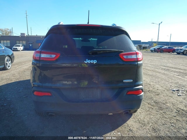 1C4PJLCS8EW232764 Jeep Cherokee Latitude