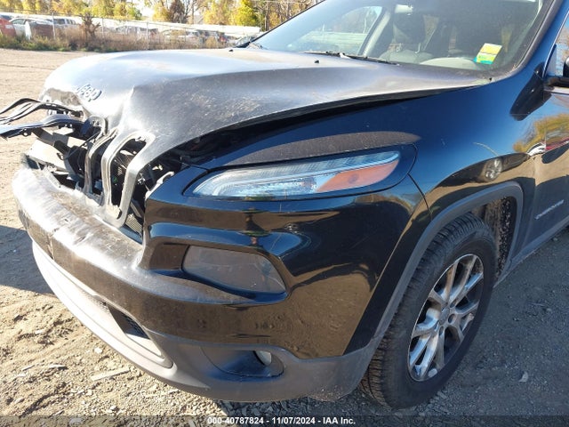 1C4PJLCS8EW232764 Jeep Cherokee Latitude