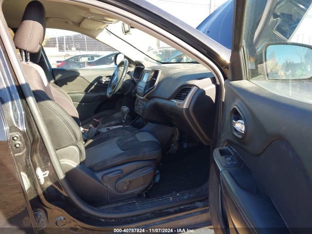 1C4PJLCS8EW232764 Jeep Cherokee Latitude