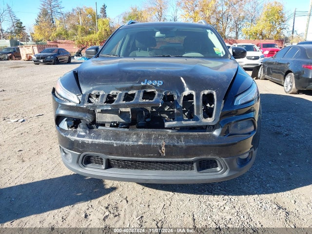 1C4PJLCS8EW232764 Jeep Cherokee Latitude