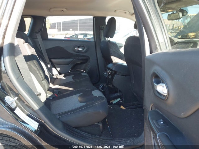 1C4PJLCS8EW232764 Jeep Cherokee Latitude