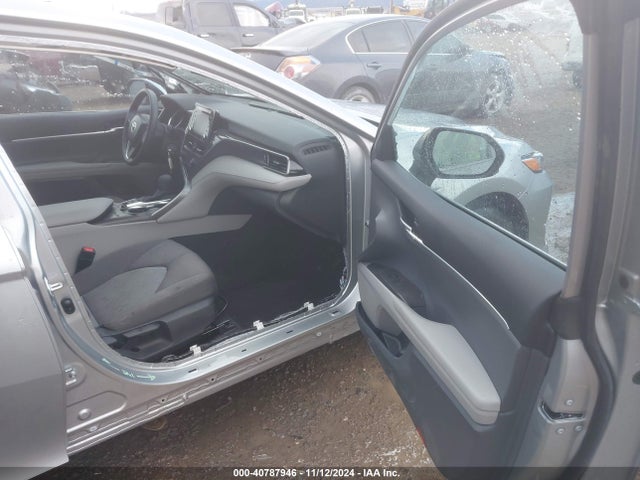 Toyota CAMRY LE 2024 4T1C11BK7RU123312 Image 5