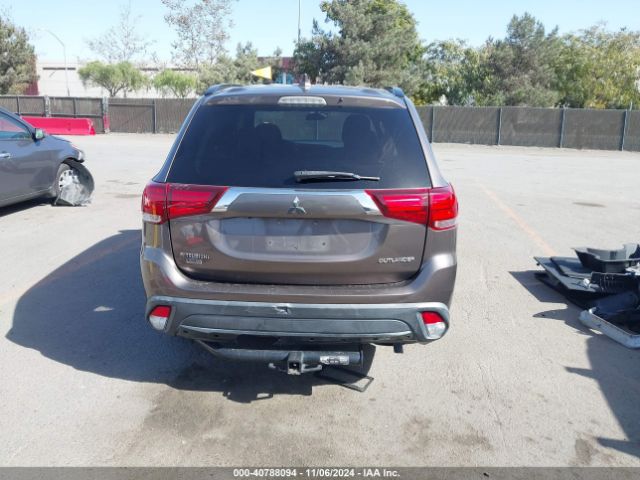 JA4AD3A33JZ036646 Mitsubishi Outlander Le