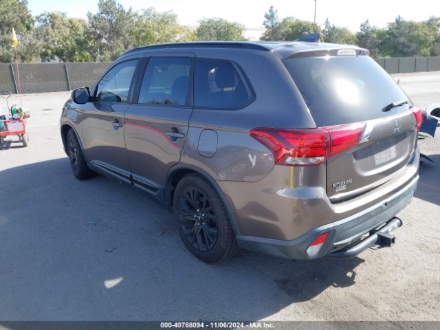 JA4AD3A33JZ036646 Mitsubishi Outlander Le