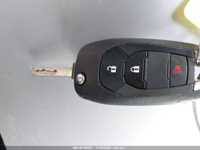 KL7CJNSB7MB345703 Chevrolet Trax Awd Ls