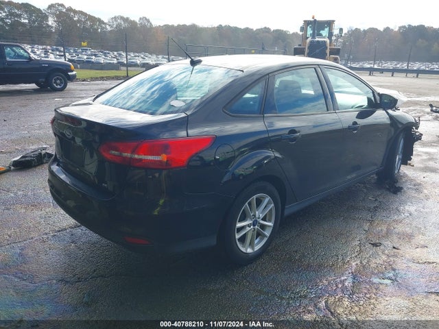 Ford FOCUS SE 2018 1FADP3F26JL301739 Image 4