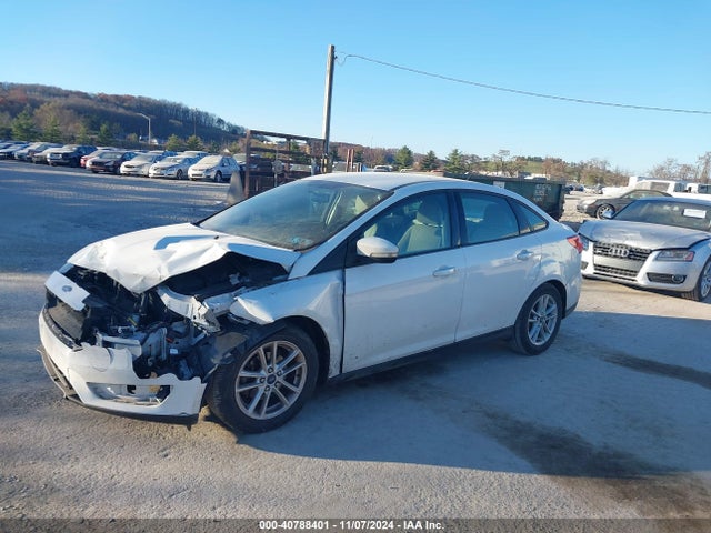 Ford FOCUS SE 2015 1FADP3F29FL325508 Image 2