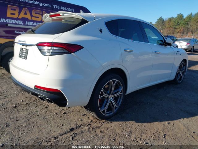 ZN661YUM0NX394700 Maserati Levante Modena