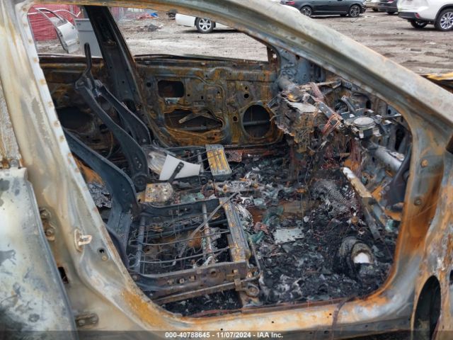 4T1BF1FK8GU121217 Toyota CAMRY SE