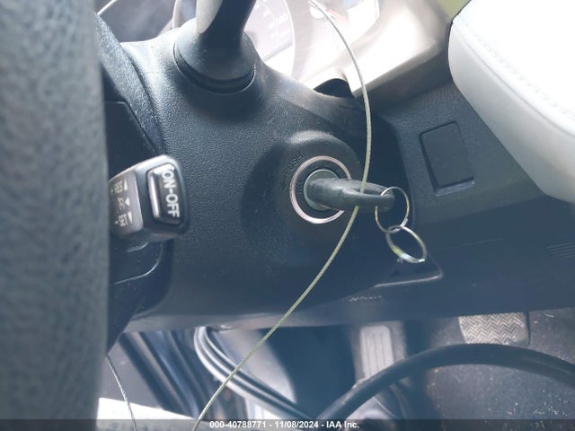 Toyota RAV4 LE 2014 JTMBFREV8ED075013 Image 11