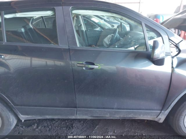 3GNCJKSB2KL335875 Chevrolet TRAX LS