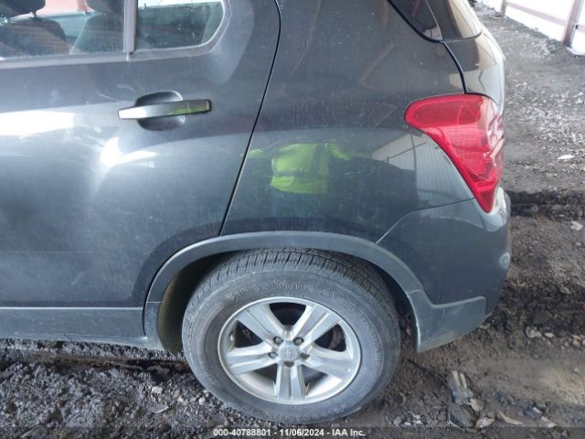 3GNCJKSB2KL335875 Chevrolet TRAX LS