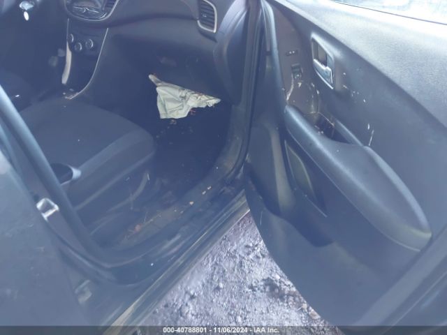 3GNCJKSB2KL335875 Chevrolet TRAX LS