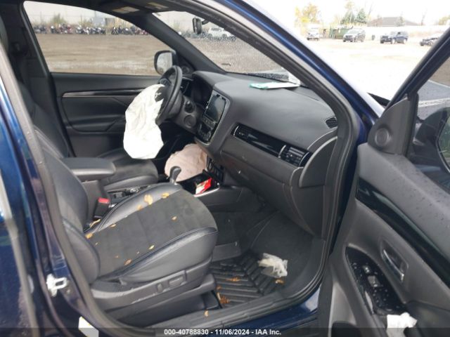 JA4AZ3A35KZ025912 Mitsubishi Outlander Le