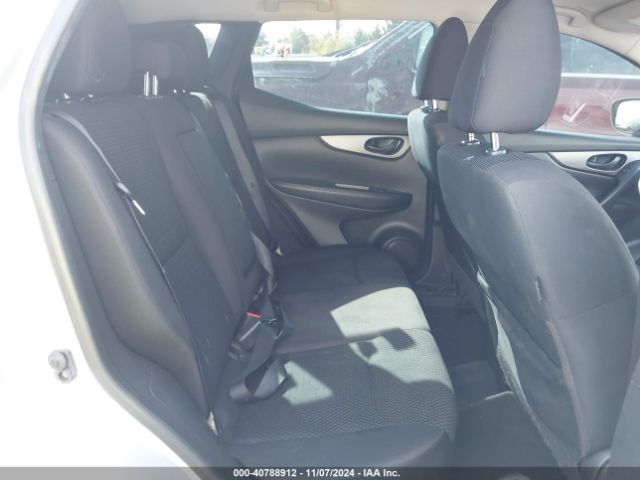 JN1BJ1CPXKW215781 Nissan Rogue Sport S