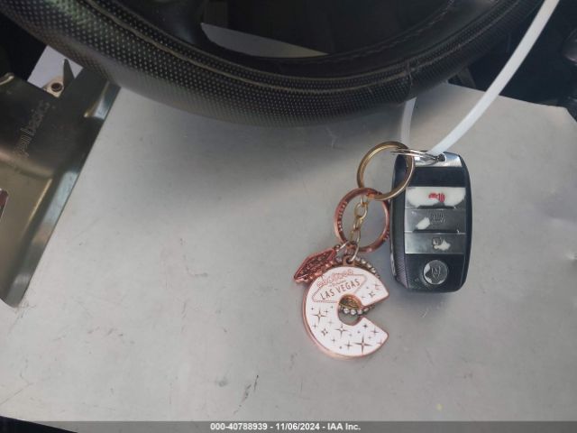 5XYPK4A58GG083580 KIA Sorento 3.3l Sx