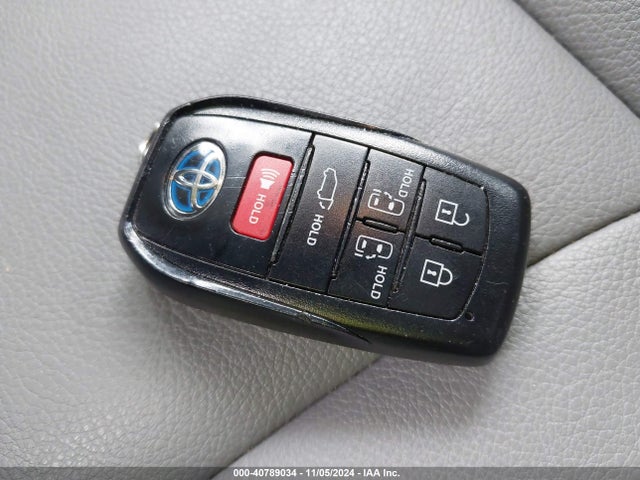 Toyota SIENNA XLE 2024 5TDYRKEC1RS181191 Image 11