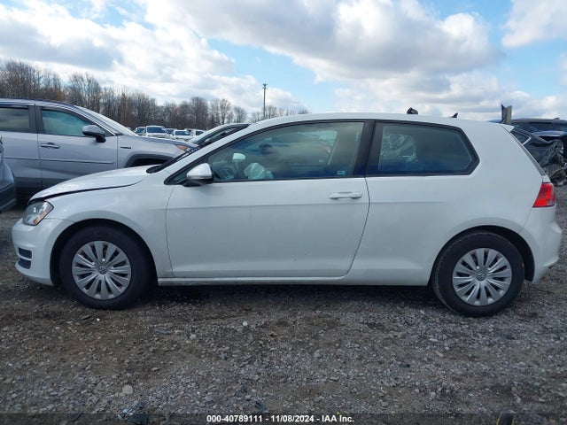 3VW817AU4FM022371 Volkswagen Golf Launch Edition 2-door
