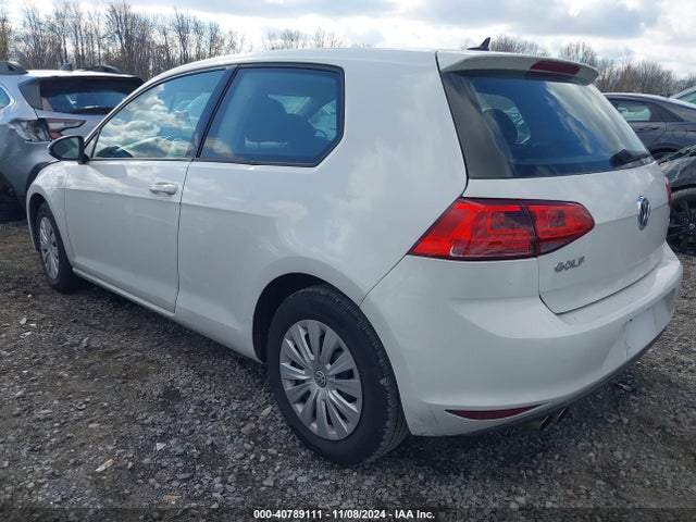 3VW817AU4FM022371 Volkswagen Golf Launch Edition 2-door