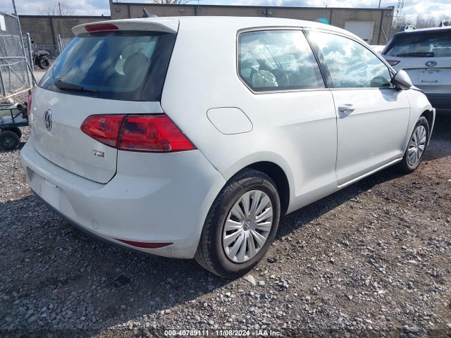 3VW817AU4FM022371 Volkswagen Golf Launch Edition 2-door