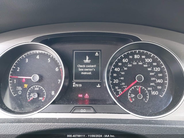 3VW817AU4FM022371 Volkswagen Golf Launch Edition 2-door
