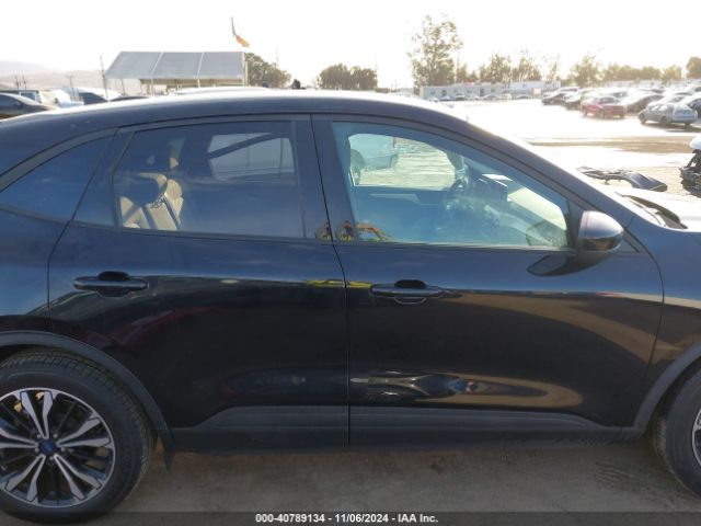 1FMCU0G67NUA27719 Ford ESCAPE SE