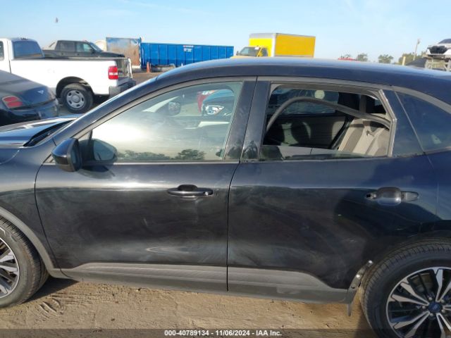 1FMCU0G67NUA27719 Ford ESCAPE SE