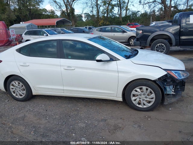 Hyundai ELANTRA SE 2019 5NPD74LF6KH438502 Image 13