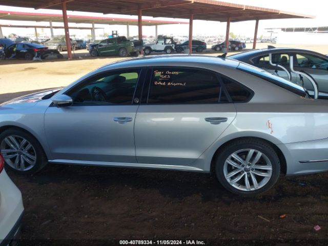 1VWLA7A34KC012324 Volkswagen Passat 2.0t Wolfsburg Edition