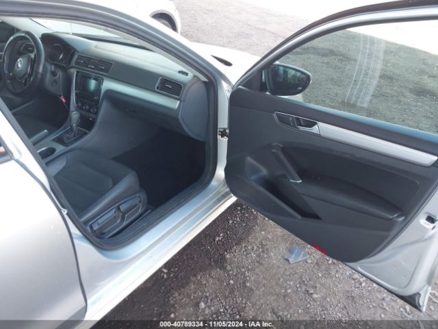 1VWLA7A34KC012324 Volkswagen Passat 2.0t Wolfsburg Edition