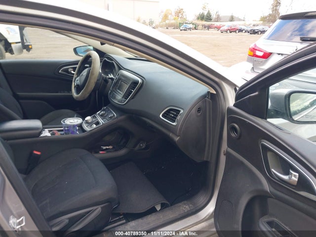 Chrysler 200 Limited 2015 1C3CCCAB0FN754960 Image 5