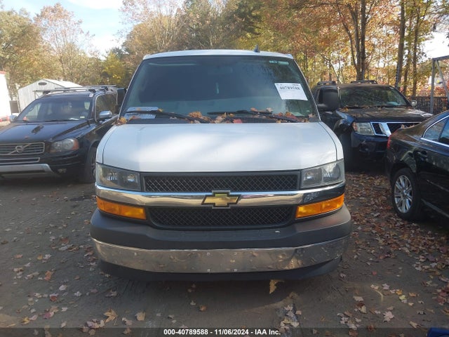 1GAZGPFG7J1328133 Chevrolet Express 3500 Lt