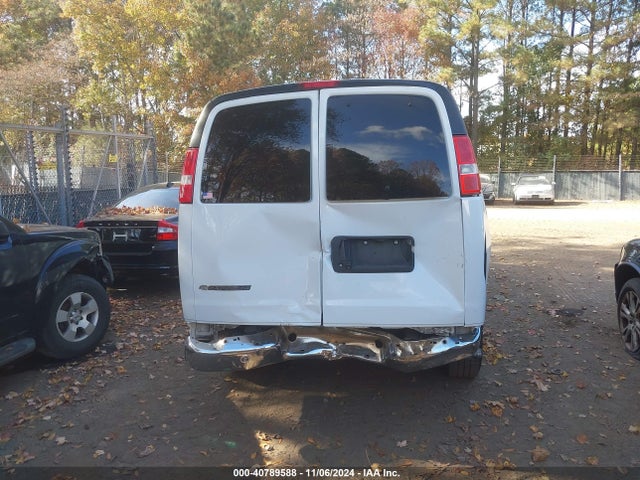 1GAZGPFG7J1328133 Chevrolet Express 3500 Lt