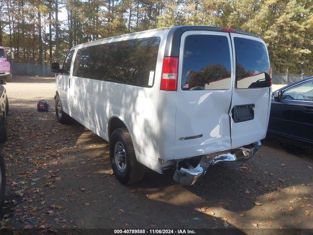 1GAZGPFG7J1328133 Chevrolet Express 3500 Lt