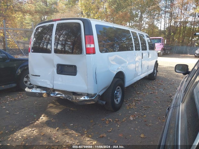 1GAZGPFG7J1328133 Chevrolet Express 3500 Lt