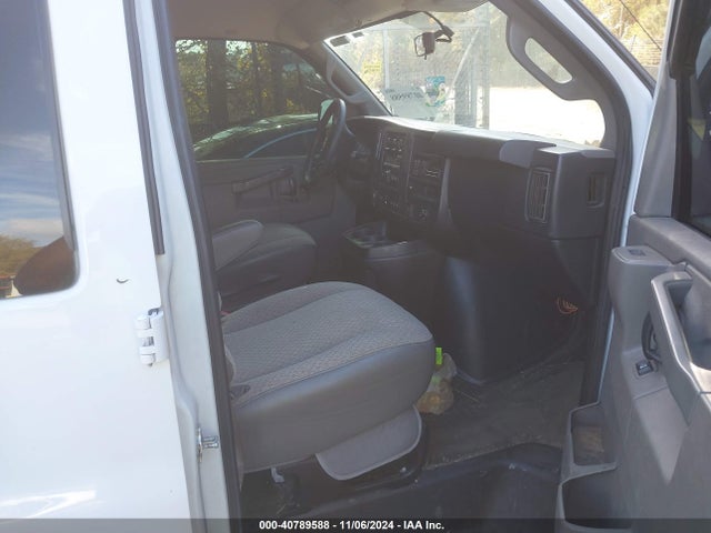 1GAZGPFG7J1328133 Chevrolet Express 3500 Lt